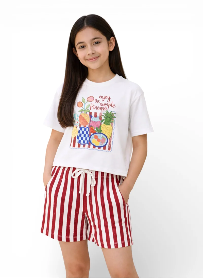 فكتور اند جين طقم بناتي قطعتين تي شيرت بطبعة ورسومات وشورت مخطط - أبيض وأحمر